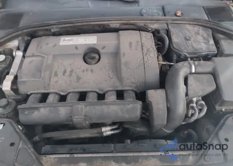 2013 Volvo Xc70 3.2/3.2 Platinum/3.2 Premier/3.2 Premier Plus z USA, uszkodzony, nr VIN YV4952BZ0D1155791